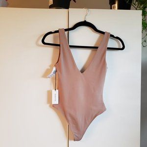 NWT Babaton v neck bodysuit xxs